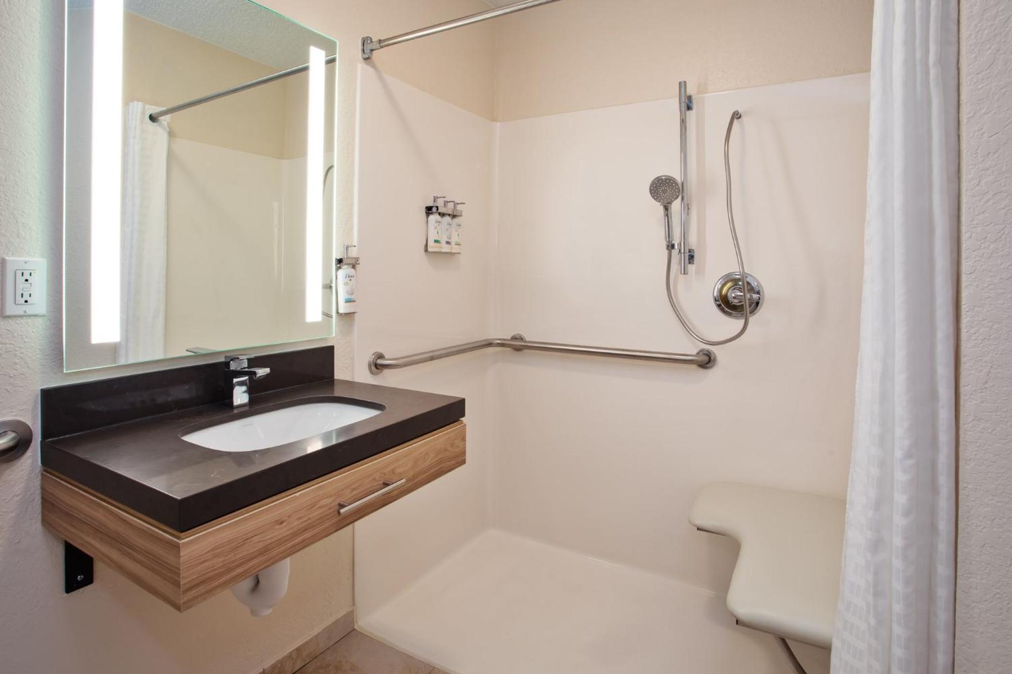 Candlewood Kenosha By Ihg Pleasant Prairie