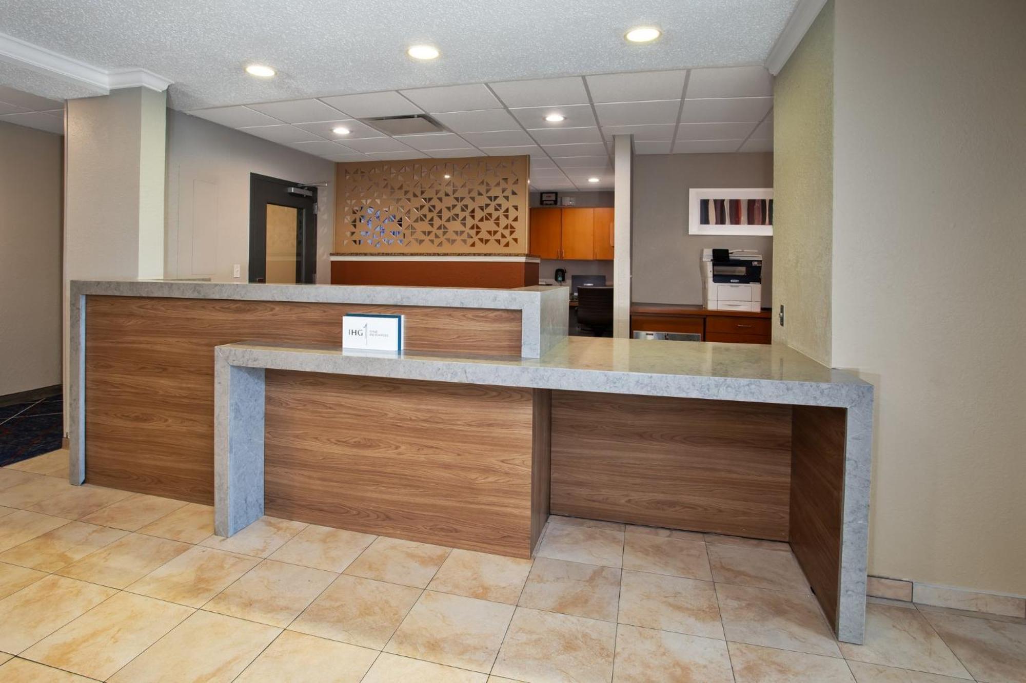 Candlewood Kenosha By Ihg Pleasant Prairie